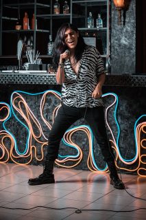 man-6507756_1280-213x320  
